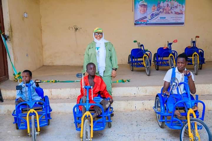 Corps Member Abdulazeez Umuhani Onono KB/19B/0065 has donated twelve wheelchairs 