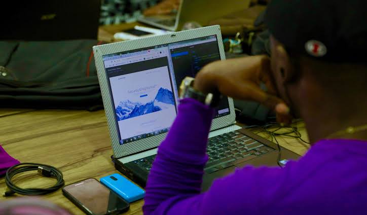 Nigerian university students find online learning 