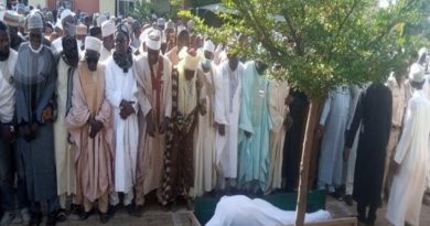 Former Governor of Kaduna State, Balarabe Musa buried in Kaduna 6