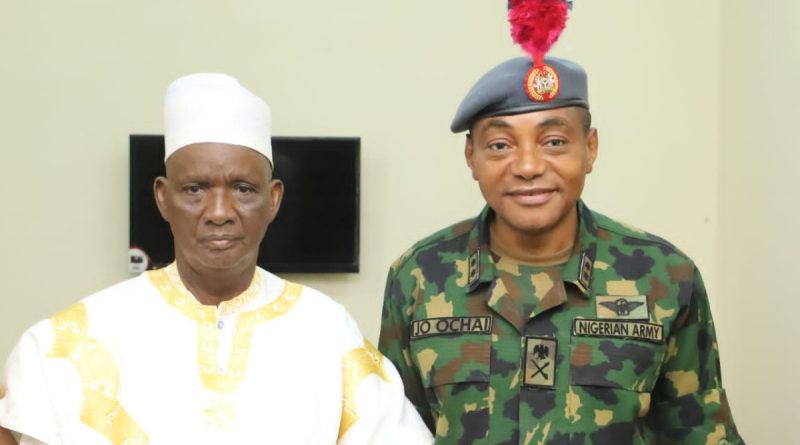 Commandant visits, commends ABU professor for returning over ₦1.1M to NDA 1